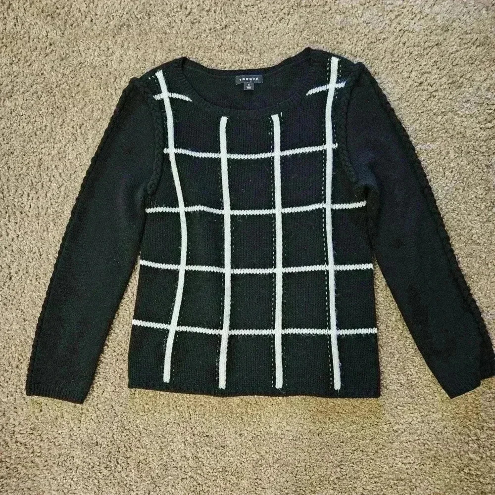 Trouve Plaid /Grid Pattern Black & White Sweater w/ Braided, Size Small